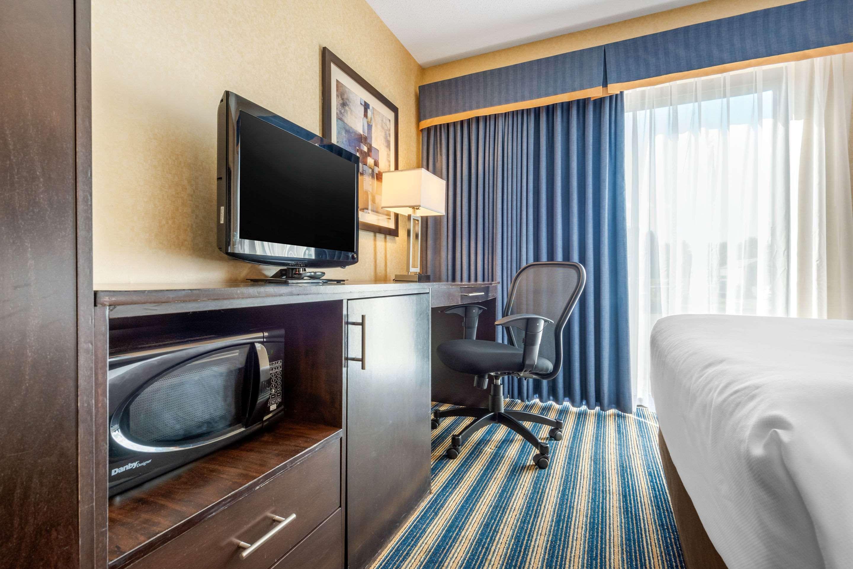 Comfort Inn Saint Thomas Exterior foto